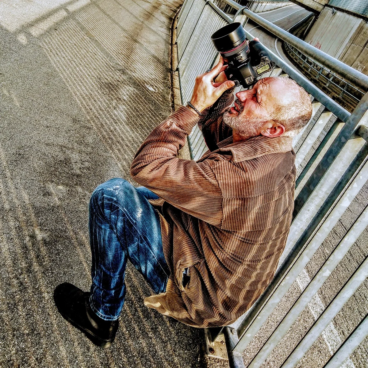 Fotografia professionale: Alessandro Da Tos durante un servizio fotografico
